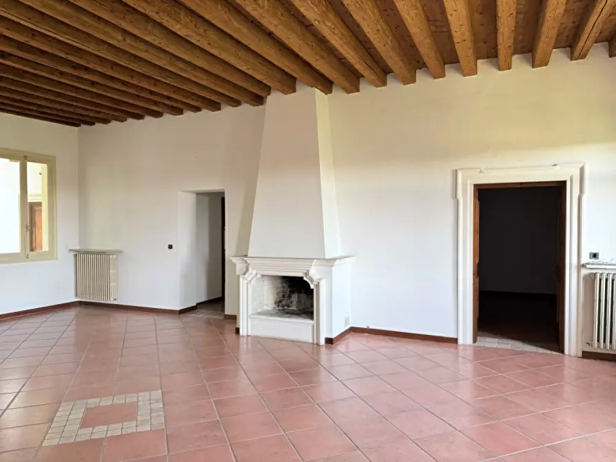 Immagine 3 di Appartamento in vendita  in Strada del Megiaro 1 a Vicenza