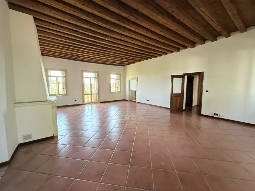 Immagine 5 di Appartamento in vendita  in Strada del Megiaro 1 a Vicenza