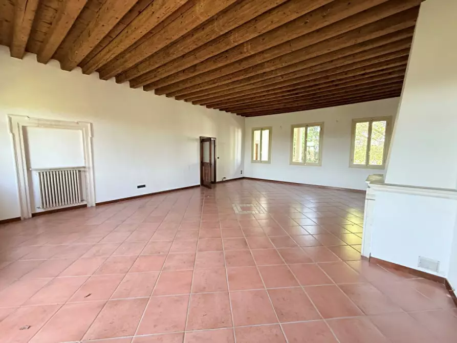 Immagine 6 di Appartamento in vendita  in Strada del Megiaro 1 a Vicenza