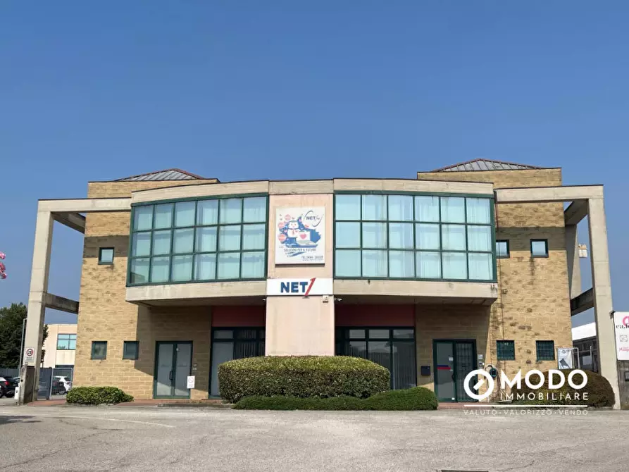 Immagine 2 di Laboratorio in vendita  in Via Marosticana a Dueville