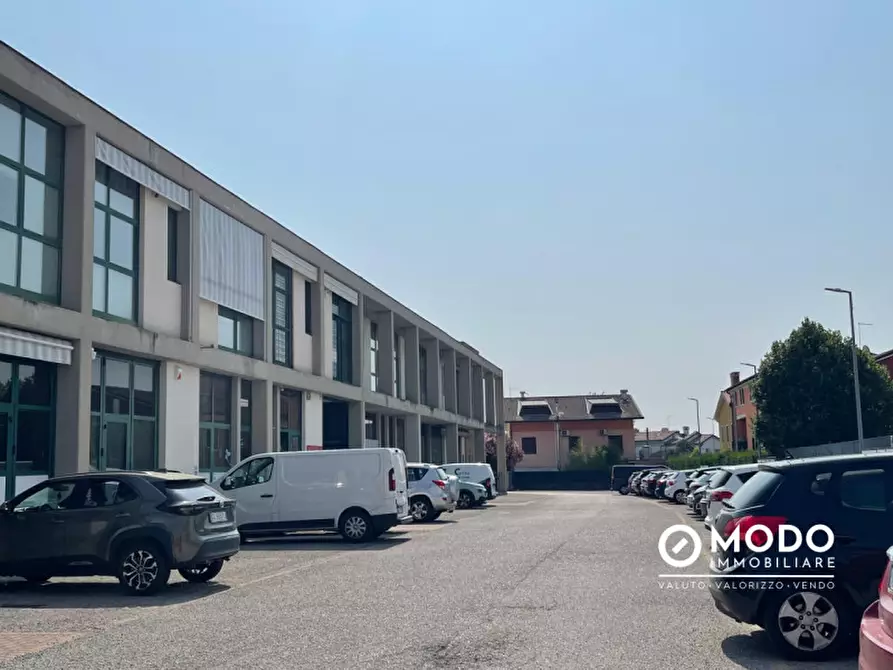 Immagine 17 di Laboratorio in vendita  in Via Marosticana a Dueville