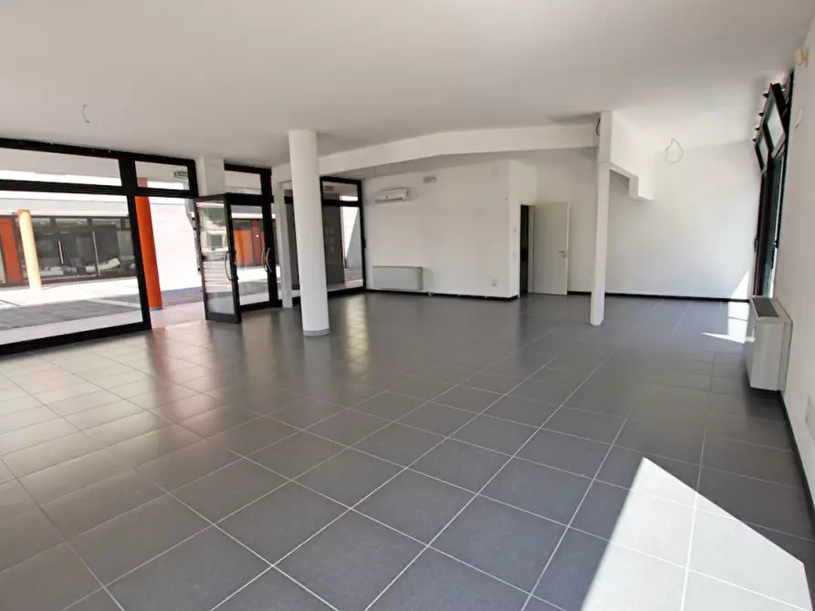 Immagine 3 di Negozio in affitto  in Via terraglio 200 a Preganziol