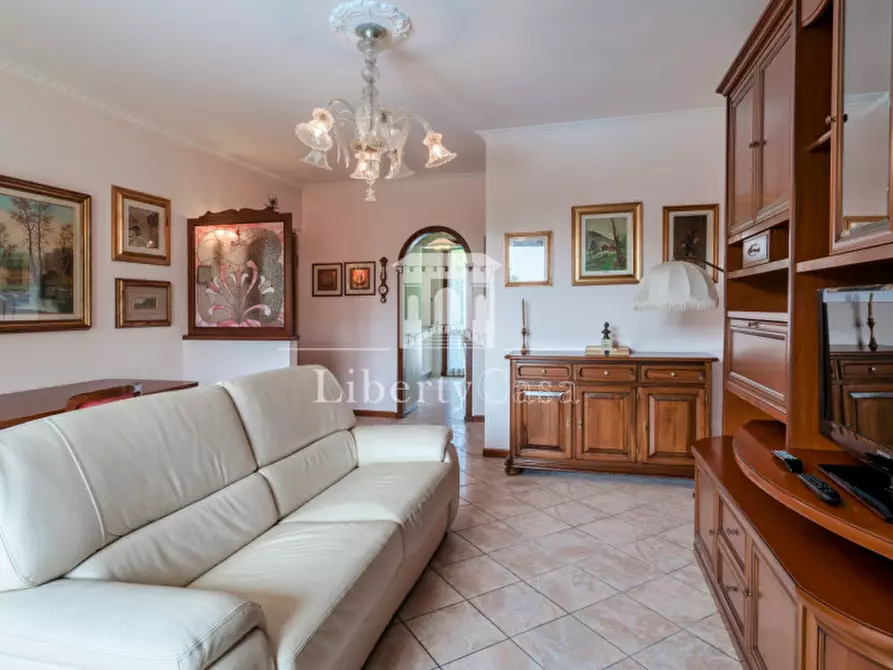 Immagine 6 di Appartamento in vendita  in Via Zane a Salò