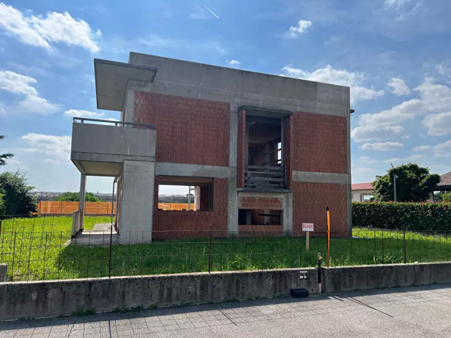 Immagine 1 di Casa indipendente in vendita  in Via Marco Biagi a Trevignano