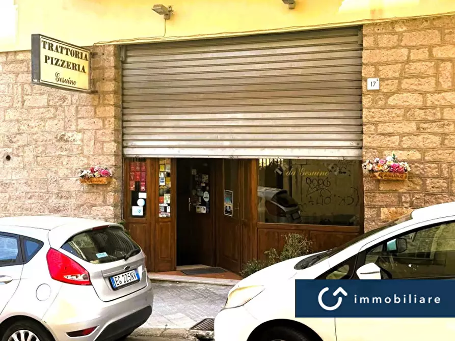 Immagine 1 di Attività commerciale in vendita  in via torres, 17/G a Sassari