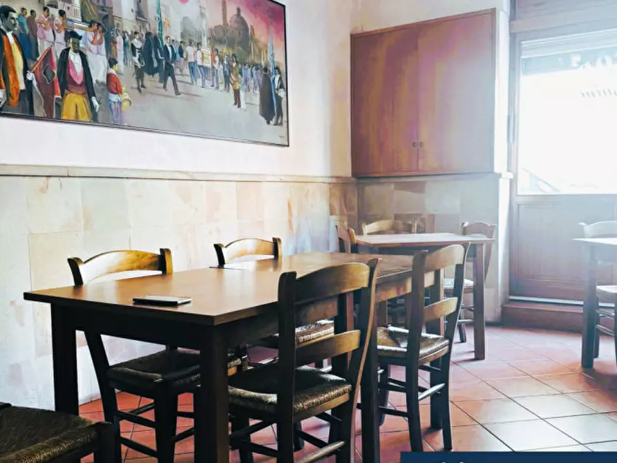 Immagine 2 di Attività commerciale in vendita  in via torres, 17/G a Sassari