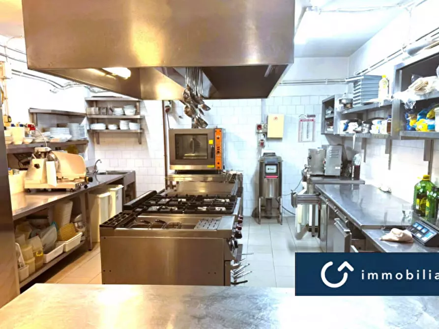 Immagine 3 di Attività commerciale in vendita  in via torres, 17/G a Sassari