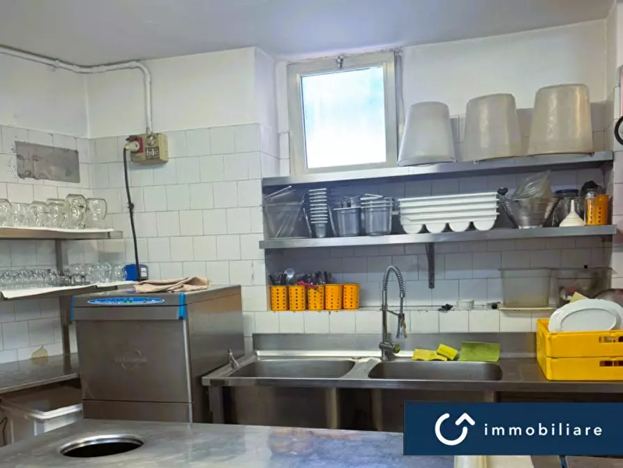 Immagine 4 di Attività commerciale in vendita  in via torres, 17/G a Sassari