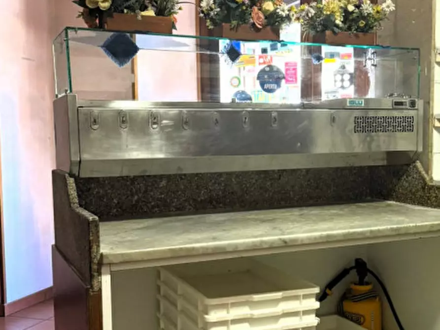 Immagine 10 di Attività commerciale in vendita  in via torres, 17/G a Sassari