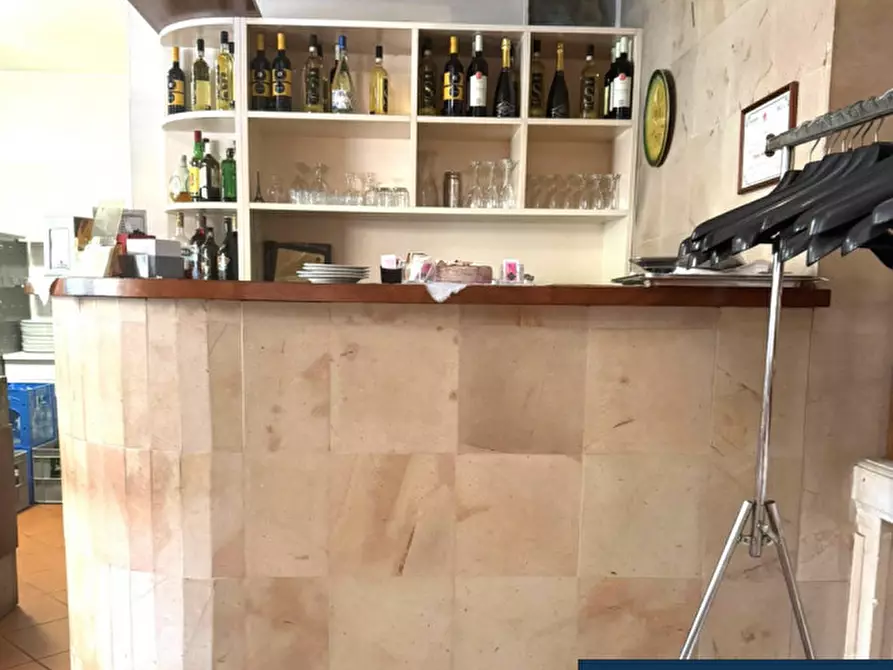 Immagine 13 di Attività commerciale in vendita  in via torres, 17/G a Sassari