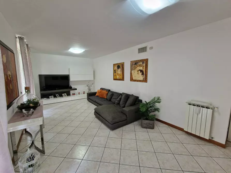 Immagine 2 di Appartamento in vendita  in Via Bosena a Rapallo