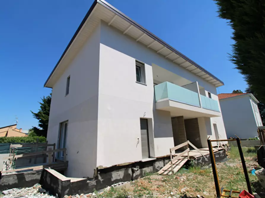 Immagine 1 di Casa bifamiliare in vendita  in Via Vittorio Alfieri a Vedano Al Lambro
