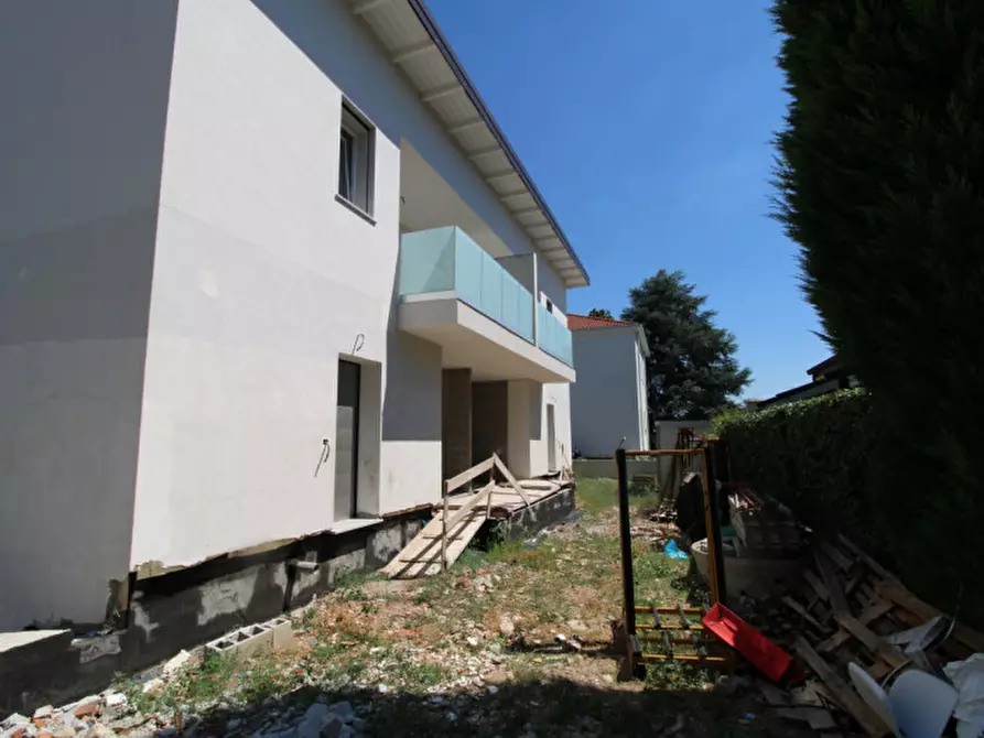 Immagine 2 di Casa bifamiliare in vendita  in Via Vittorio Alfieri a Vedano Al Lambro