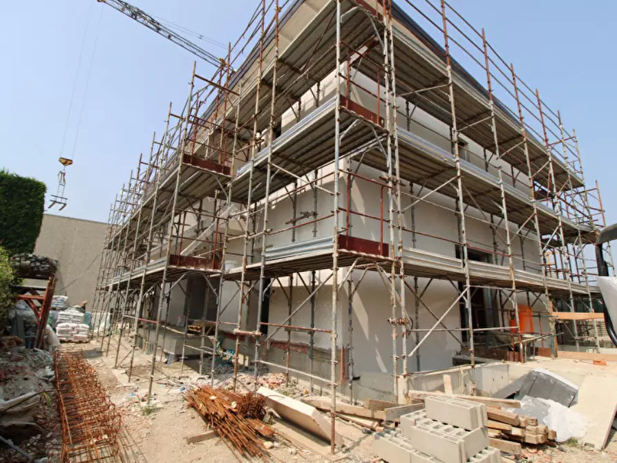 Immagine 5 di Casa bifamiliare in vendita  in Via Vittorio Alfieri a Vedano Al Lambro