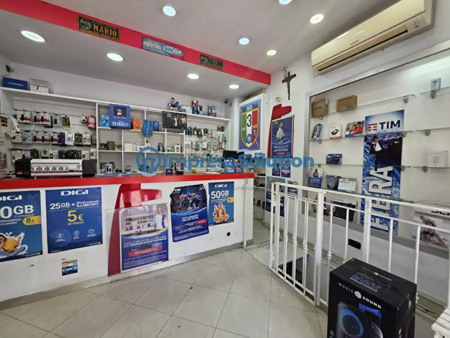 Immagine 9 di Negozio in affitto  in Via dell'Epomeo a Napoli