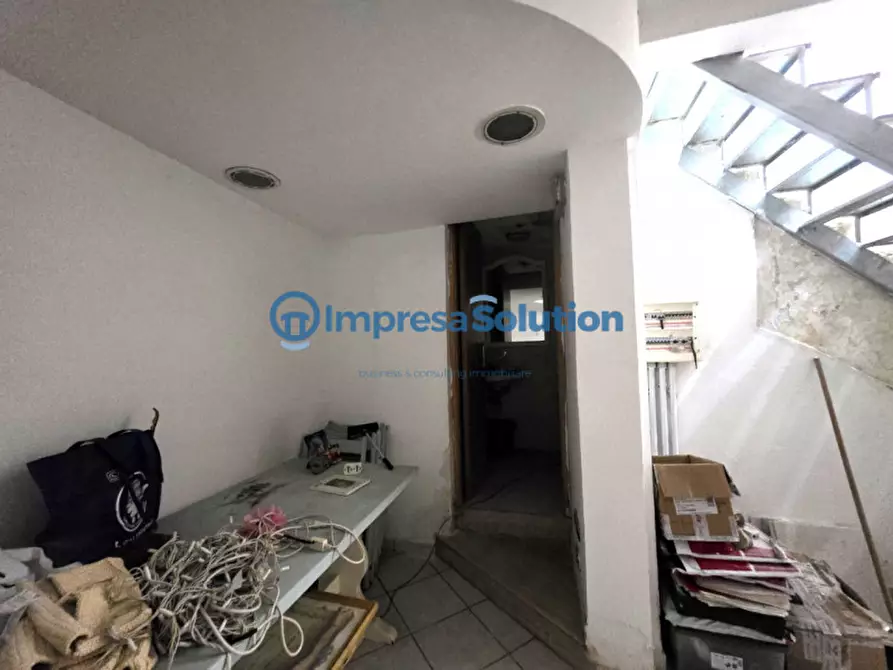 Immagine 12 di Negozio in affitto  in Via dell'Epomeo a Napoli