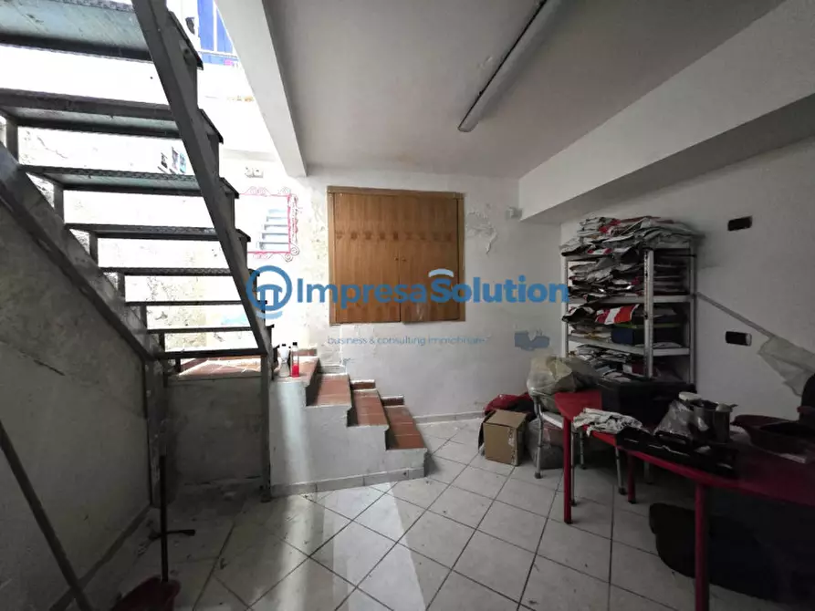 Immagine 14 di Negozio in affitto  in Via dell'Epomeo a Napoli