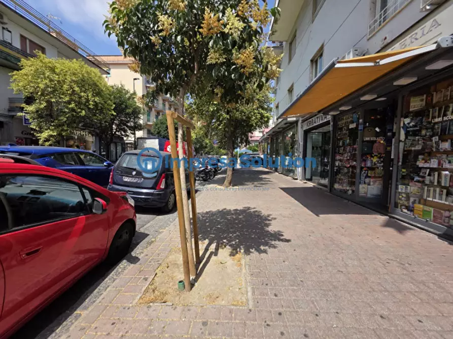 Immagine 16 di Negozio in affitto  in Via dell'Epomeo a Napoli