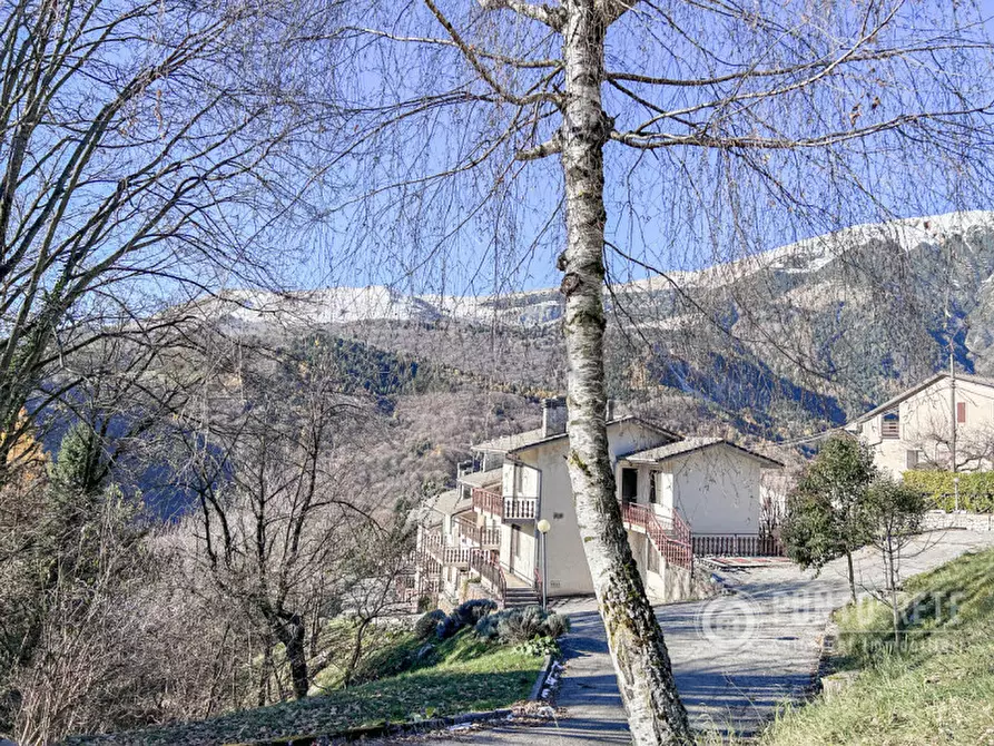 Immagine 30 di Appartamento in vendita  in Villaggio Albarè a Ferrara Di Monte Baldo