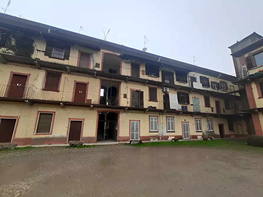 Immagine 10 di Appartamento in vendita  in Piazza XXIV Maggio n.3 a Cassolnovo