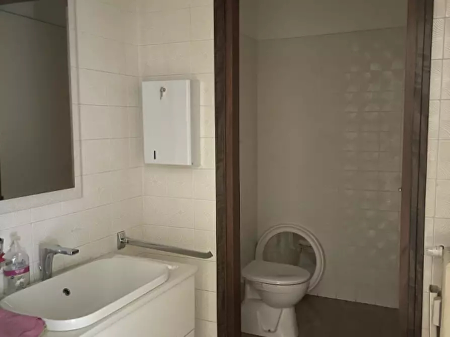 Immagine 3 di Ufficio in affitto  a Vittorio Veneto