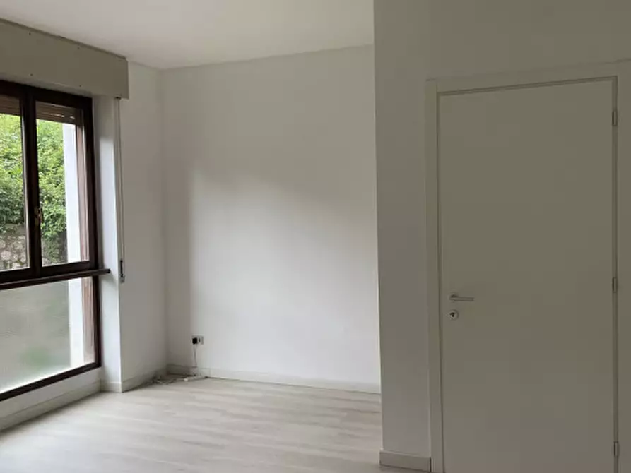 Immagine 6 di Ufficio in affitto  a Vittorio Veneto