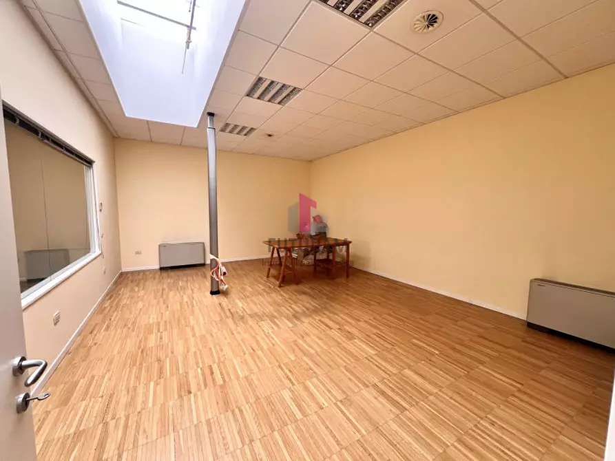 Immagine 5 di Ufficio in affitto  in Via Ungaretti 14 a Dueville