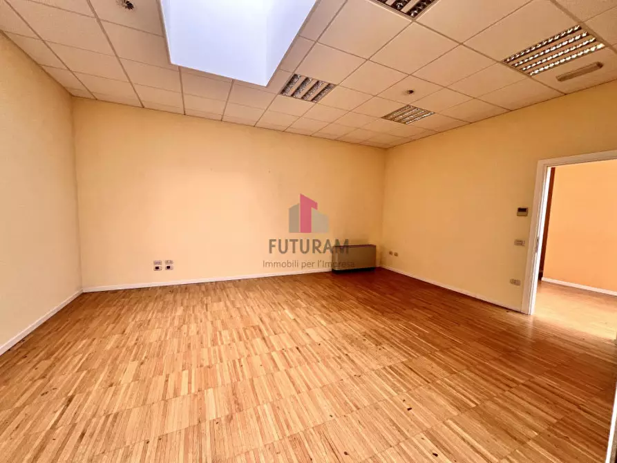 Immagine 7 di Ufficio in affitto  in Via Ungaretti 14 a Dueville