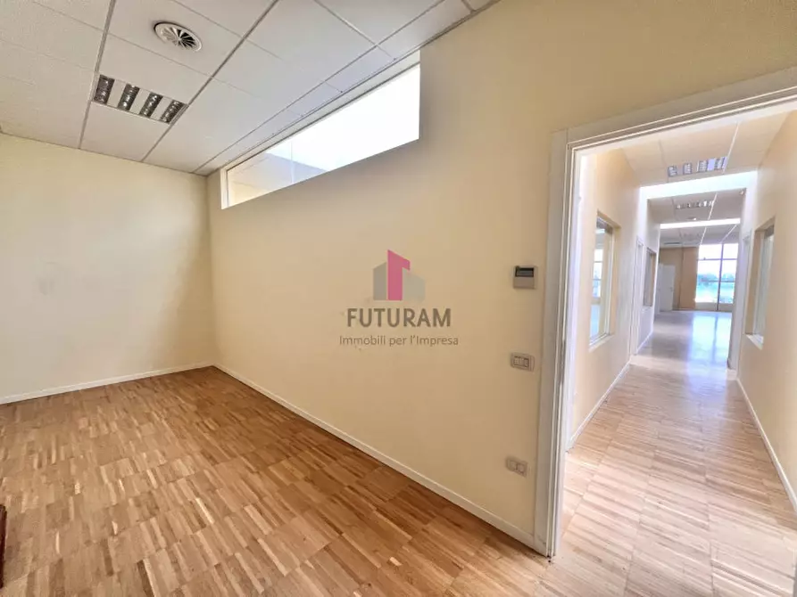Immagine 11 di Ufficio in affitto  in Via Ungaretti 14 a Dueville