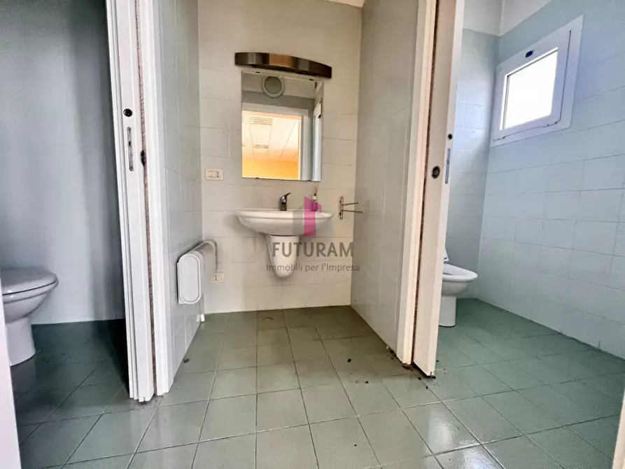 Immagine 13 di Ufficio in affitto  in Via Ungaretti 14 a Dueville