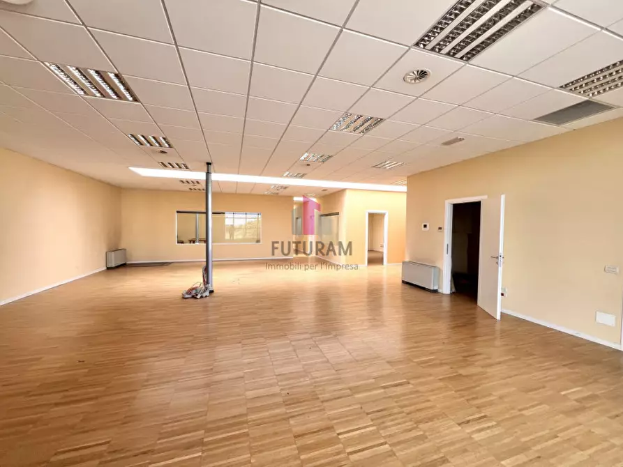 Immagine 19 di Ufficio in affitto  in Via Ungaretti 14 a Dueville