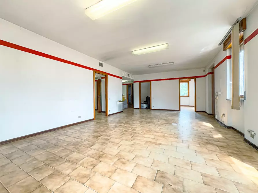 Immagine 5 di Palazzo in vendita  in via torino 9 a Cureggio