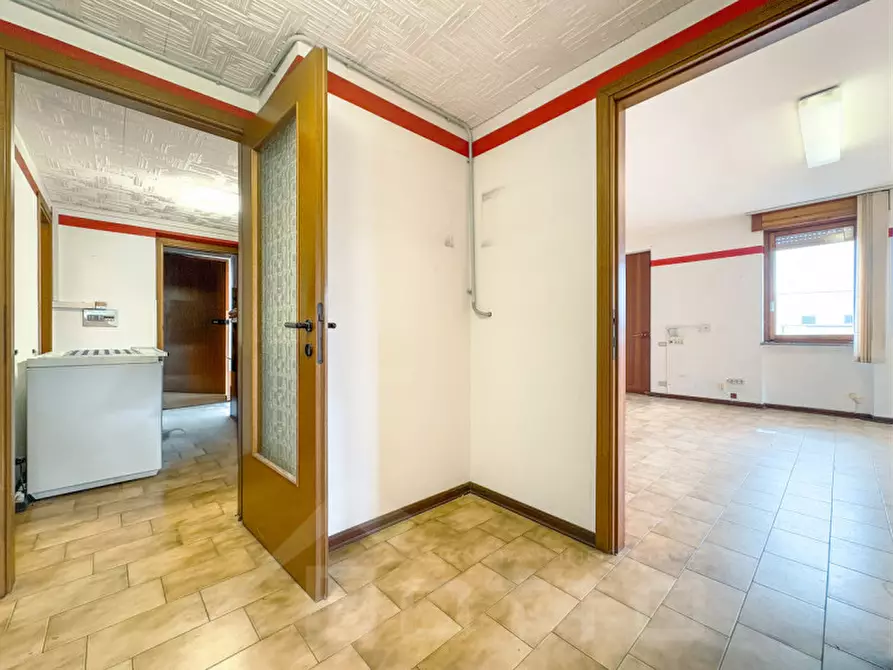 Immagine 8 di Palazzo in vendita  in via torino 9 a Cureggio