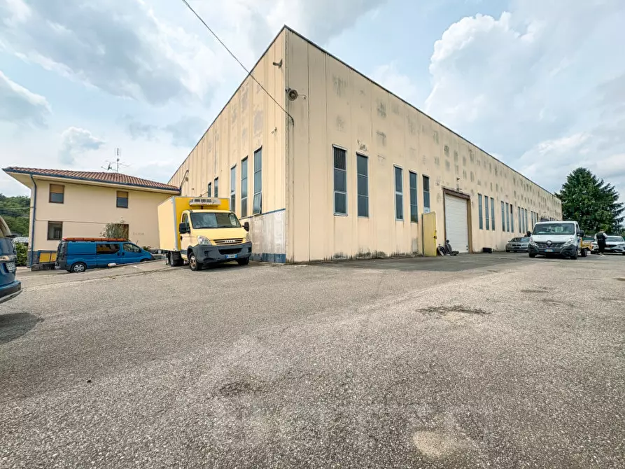 Immagine 13 di Palazzo in vendita  in via torino 9 a Cureggio