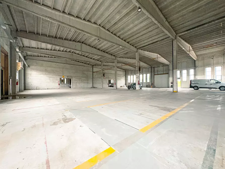 Immagine 16 di Palazzo in vendita  in via torino 9 a Cureggio