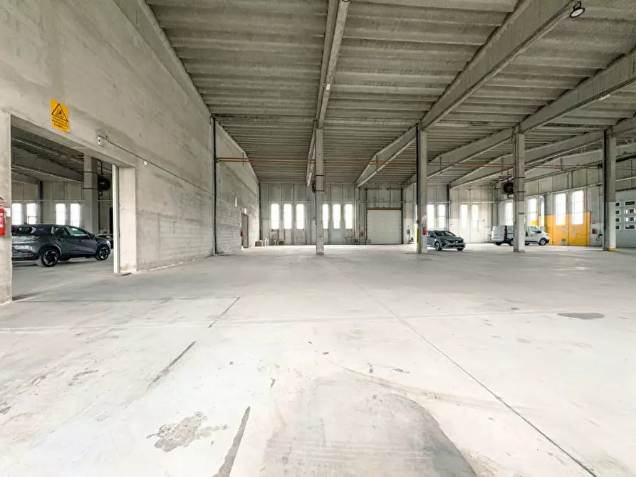 Immagine 17 di Palazzo in vendita  in via torino 9 a Cureggio