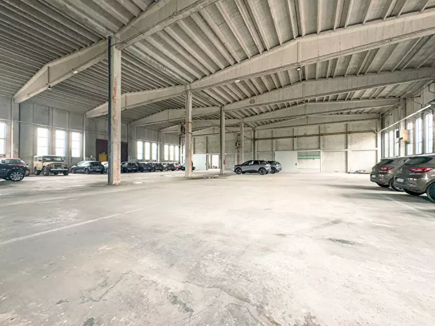 Immagine 19 di Palazzo in vendita  in via torino 9 a Cureggio