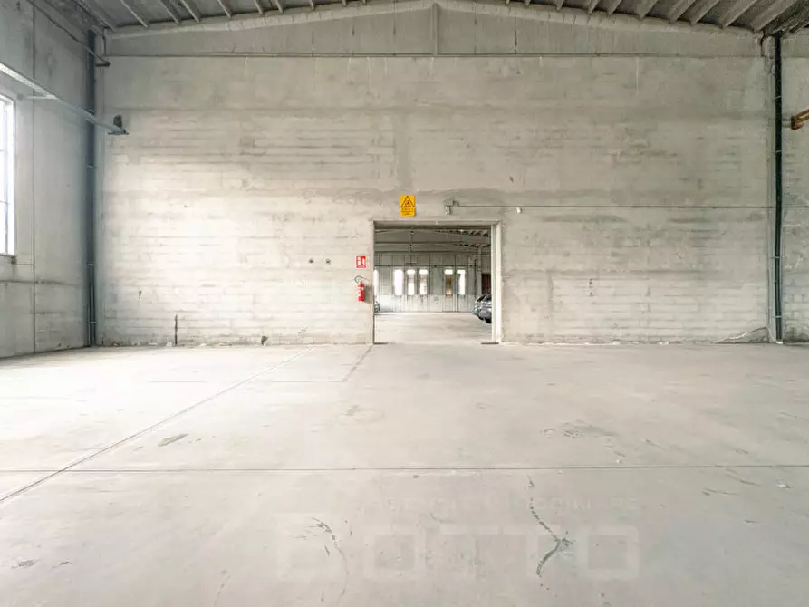 Immagine 20 di Palazzo in vendita  in via torino 9 a Cureggio