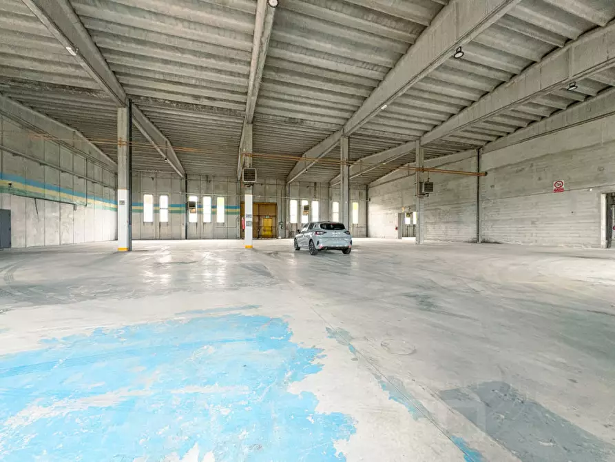 Immagine 21 di Palazzo in vendita  in via torino 9 a Cureggio