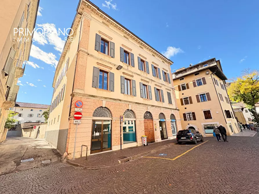 Immagine 24 di Negozio in affitto  in Piazza Santa Maria Maggiore a Trento