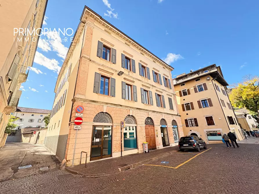 Immagine 25 di Negozio in affitto  in Piazza Santa Maria Maggiore a Trento