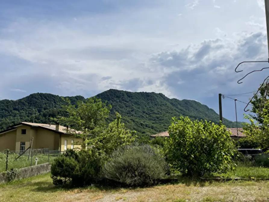 Immagine 4 di Casa bifamiliare in vendita  a Vittorio Veneto