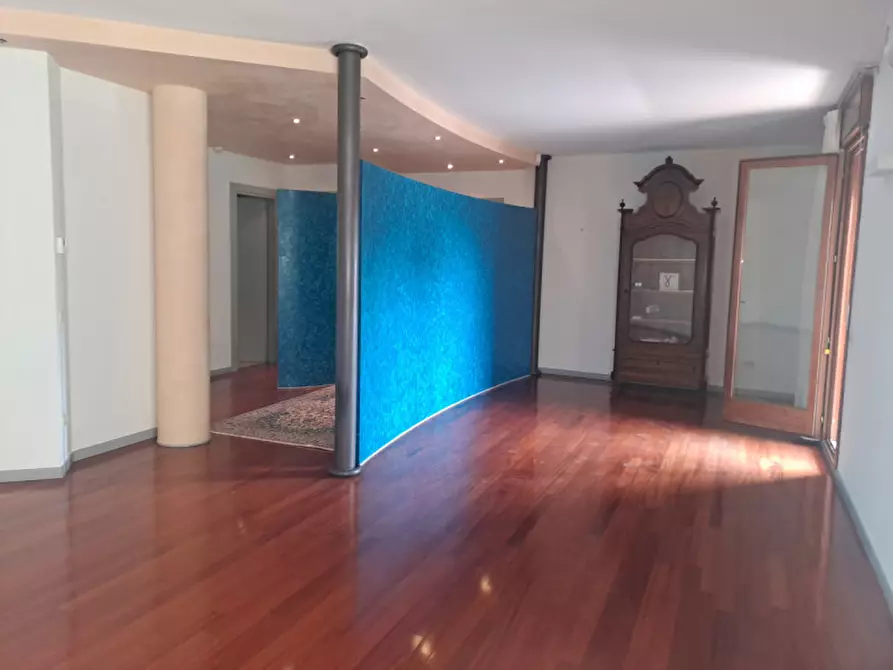 Immagine 2 di Appartamento in vendita  in via QUINTINO SELLA a Vicenza