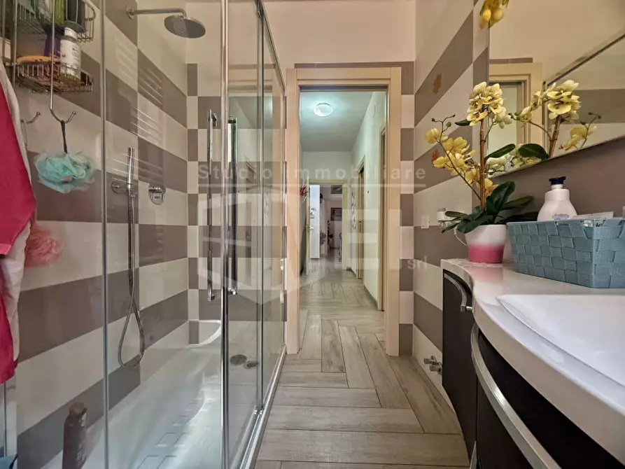 Immagine 14 di Appartamento in vendita  in VIA UMBERTO TERRACINI 19 a Livorno