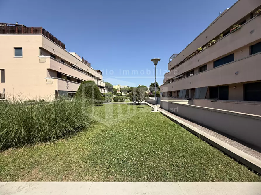 Immagine 24 di Appartamento in vendita  in VIA UMBERTO TERRACINI 19 a Livorno