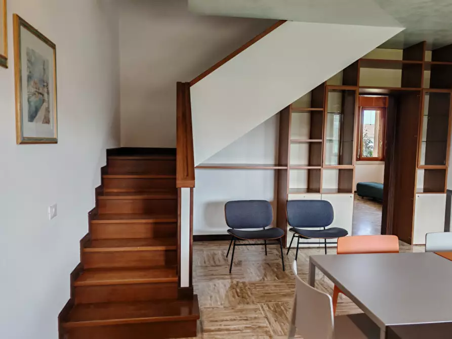 Immagine 13 di Camera in affitto  a Legnaro