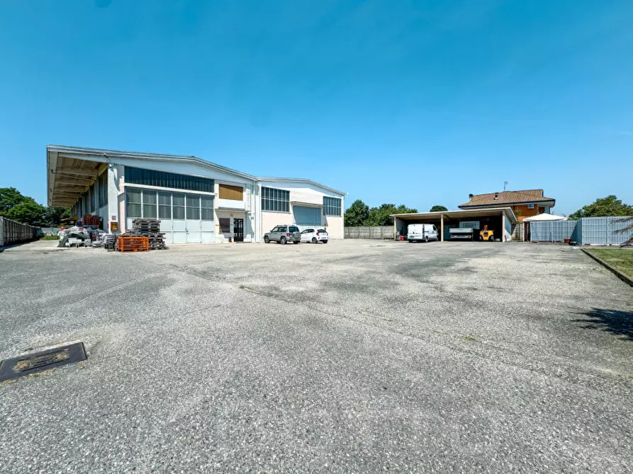 Immagine 3 di Capannone industriale in vendita  in via monte grappa  34 a Fontaneto D'agogna