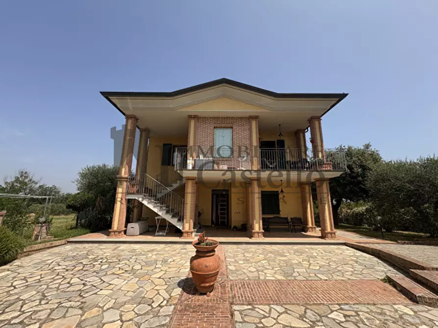 Immagine 2 di Villa in vendita  in Via Soccorso a Castiglione Del Lago