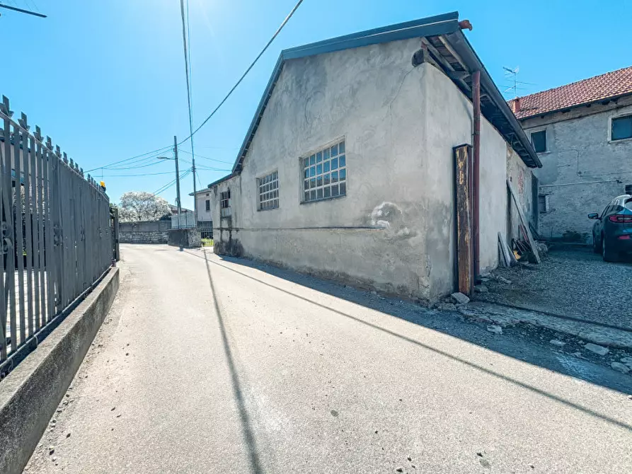 Immagine 2 di Magazzino in vendita  in via opagliolo 19 a San Maurizio D'opaglio