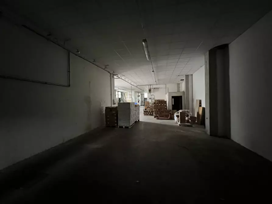 Immagine 8 di Capannone industriale in affitto  in Via del Commercio a Trento